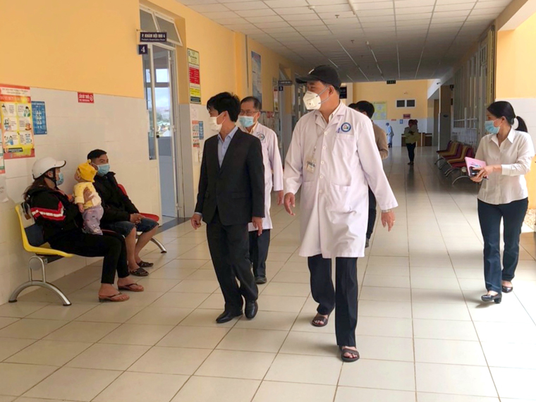 Giám đốc Sở Y tế Lâm Đồng Nguyễn Đức Thuận kiểm tra công tác phòng chống dịch Covid-19 tại Bệnh viện Nhi Lâm Đồng