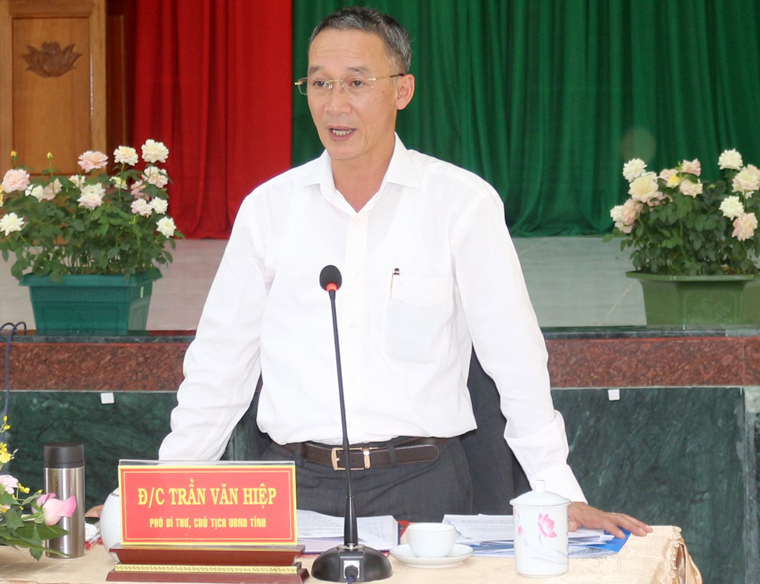 Chủ tịch UBND tỉnh Lâm Đồng Trần Văn Hiệp phát biểu tại buổi làm việc