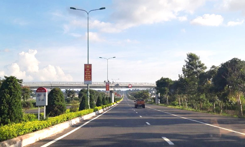 Cầu vượt bắc qua cao tốc Liên Khương - Đà Lạt nối vào Quốc lộ 27