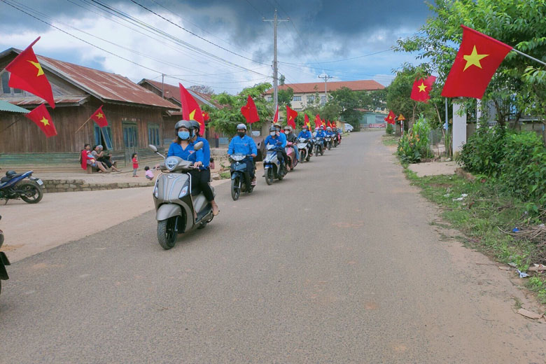 Phát triển đảng trong tuổi trẻ đồng bào dân tộc thiểu số ở Lạc Dương