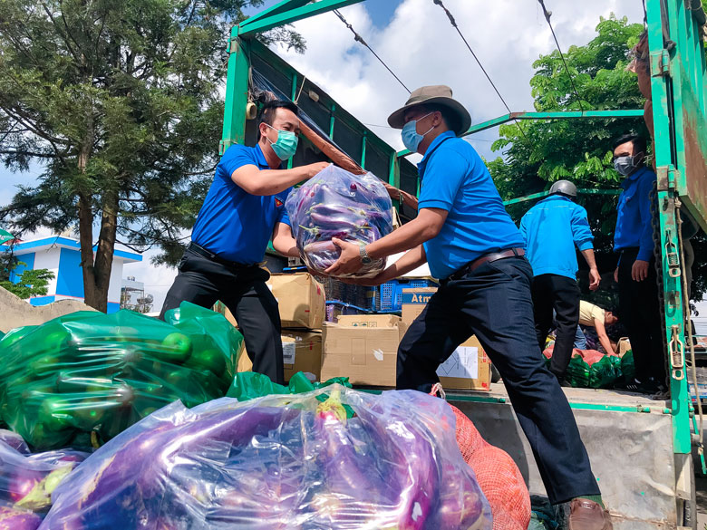 Nghĩa tình trên những chuyến xe đêm