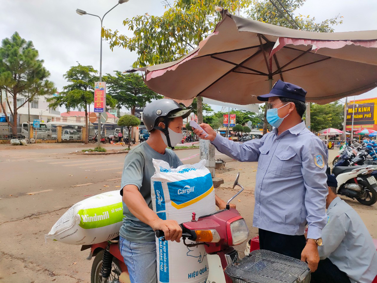 Đức Trọng: Tăng cường kiểm soát, phòng chống dịch Covid-19 tại chợ Liên Nghĩa