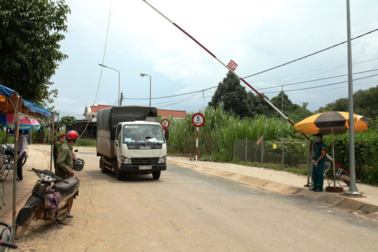 Xe chở hàng hóa vào huyện Cát Tiên sẽ được bố trí 3 điểm tập kết giao, nhận hàng hóa tập trung 