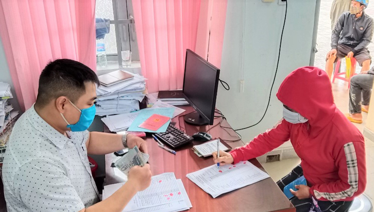 Huyện Bảo Lâm tiến hành chi trả trợ cấp cho các đối tượng bị ảnh hưởng bởi dịch Covid – 19