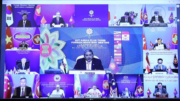 Bộ trưởng Ngoại giao các nước tham dự Hội nghị Bộ trưởng Ngoại giao ASEAN+3 lần thứ 22 theo hình thức trực tuyến. 