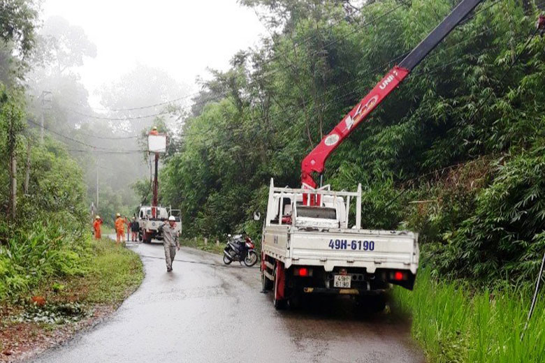 Điện lực Cát Tiên đã chuẩn bị đầy đủ vật tư, phương tiện thi công và lực lượng để tiến hành xử lý một cách nhanh nhất nếu sự cố xảy ra