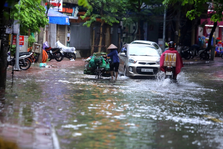 Thời tiết ngày 19/8: Bắc Bộ, Thanh Hóa và Nghệ An có mưa rào và dông