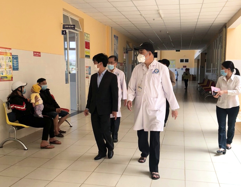 Lãnh đạo Sở Y tế tỉnh kiểm tra công tác phòng chống dịch Covid-19 tại Bệnh viện Nhi Lâm Đồng