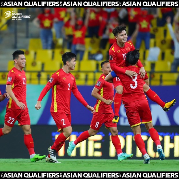 Đội tuyển Việt Nam dẫn trước Saudi Arabia ngay phút thứ 2 nhờ bàn thắng của Quang Hải