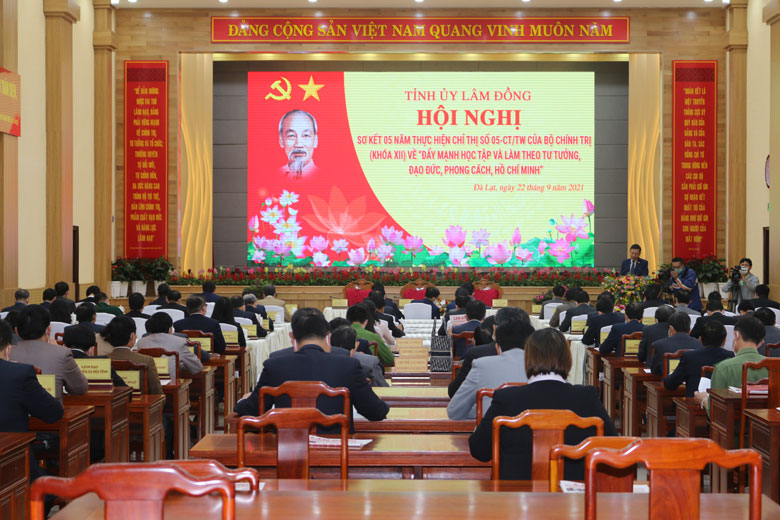 Toàn cảnh hội nghị