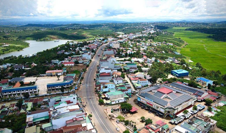 Một góc khu trung tâm thị trấn Di Linh ngày càng khang trang