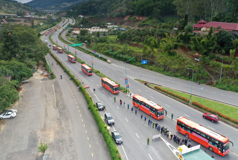 Có bao giờ quê hương bỏ người dân