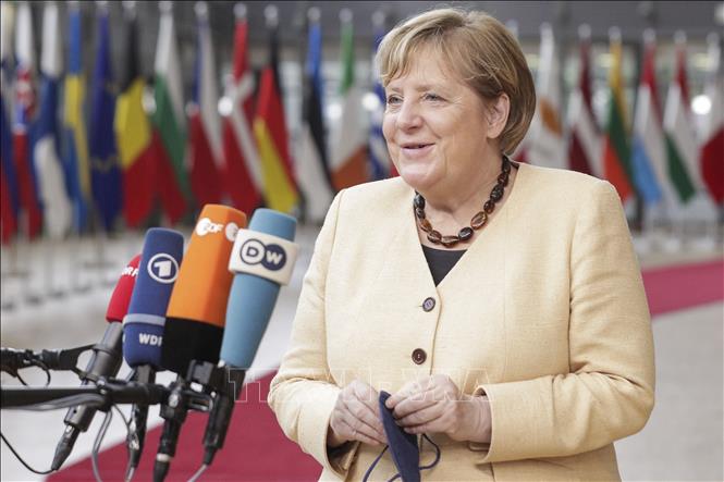 Thủ tướng Đức Angela Merkel phát biểu với báo giới khi tới tham dự hội nghị thượng đỉnh EU tại Brussels, Bỉ ngày 21/10/2021