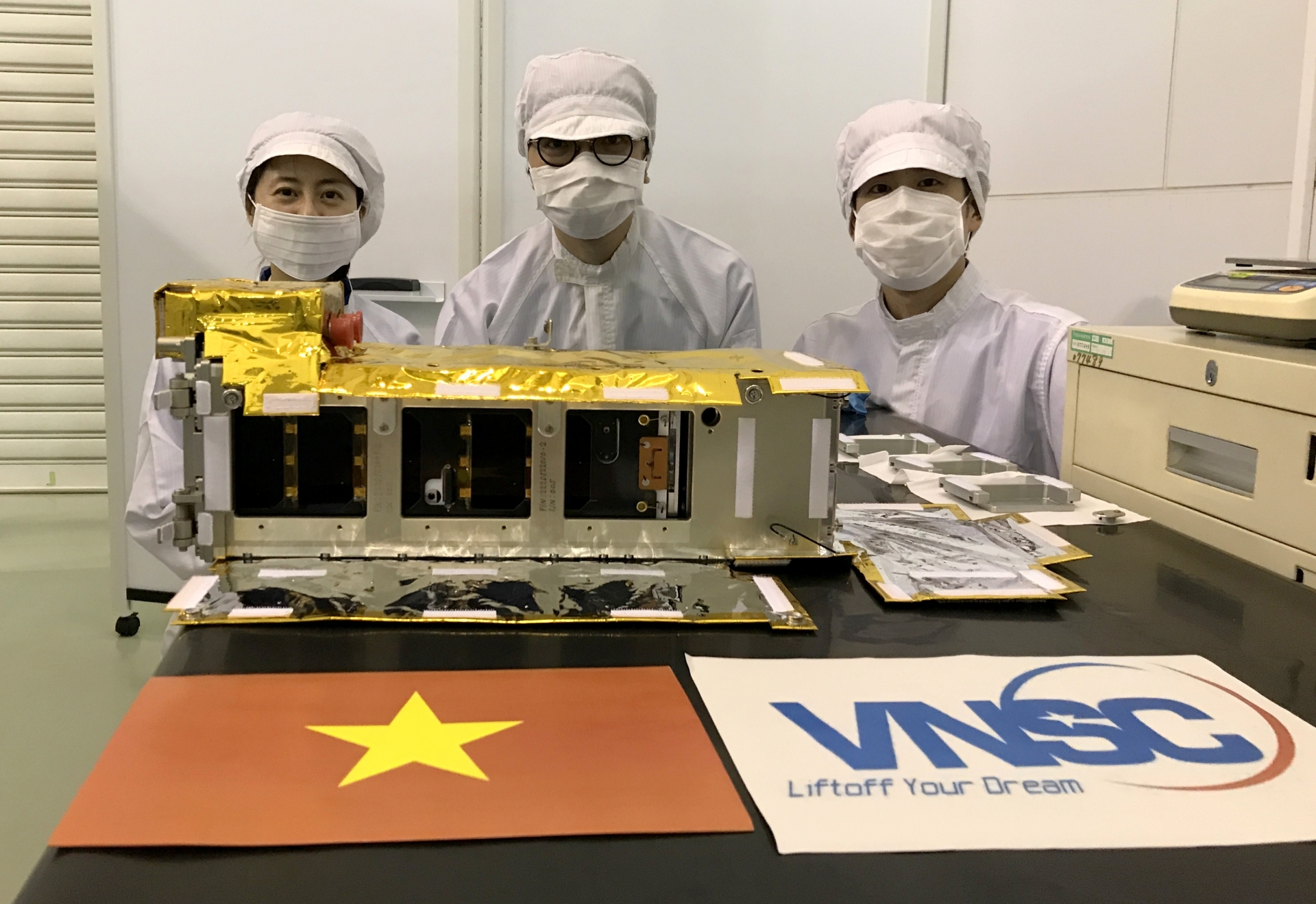 Vệ tinh NanoDragon của Việt Nam chính thức được bàn giao cho Nhật Bản ngày 17/8/2021