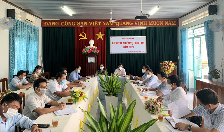 Huyện ủy Đạ Tẻh kiểm tra việc thực hiện nhiệm vụ chính trị năm 2021 đối với Đảng ủy các xã, thị trấn