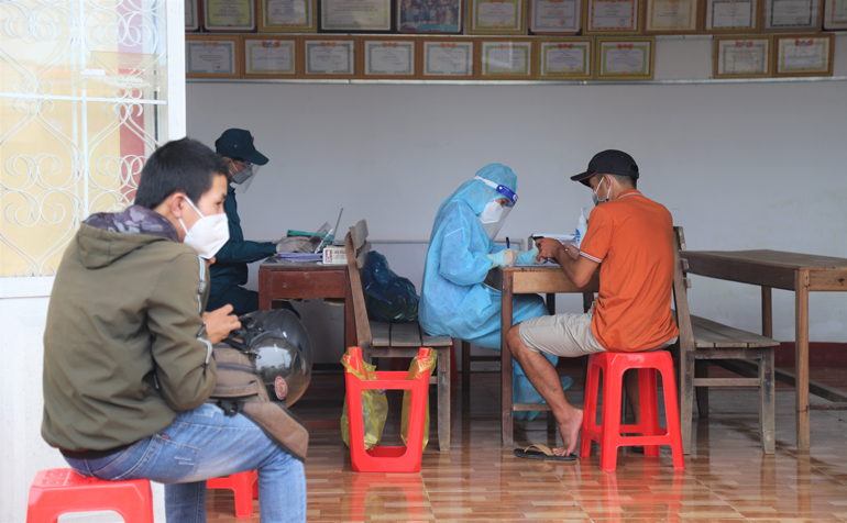 Để phòng chống dịch hiệu quả, TP Bảo Lộc kêu gọi mỗi người dân đi đến từ ngoài tỉnh tự giác khai báo y tế trung thực trước khi đến nhà người thân, nơi lưu trú trên địa bàn