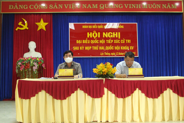 Đoàn đại biểu Quốc hội tỉnh Lâm Đồng tiếp xúc cử tri tại thị trấn Lộc Thắng