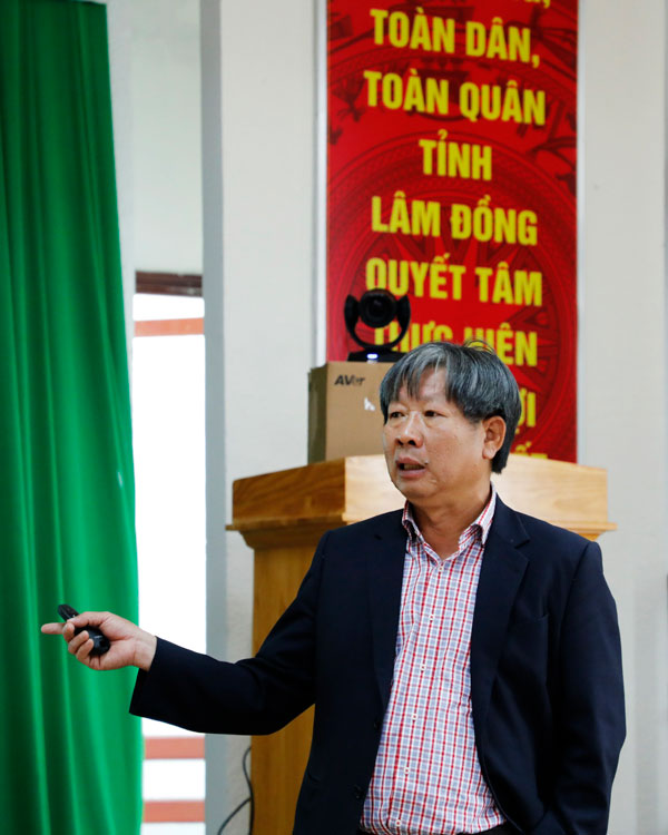 Ông Lê Văn Hương - Giám đốc Vườn Quốc gia Bidoup Núi Bà phát biểu tại hội thảo