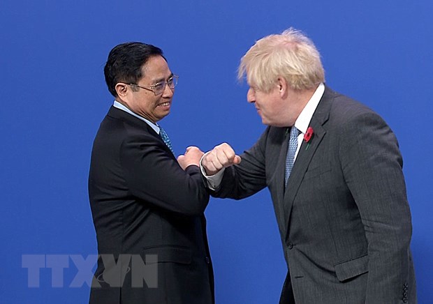 Thủ tướng Anh Boris Johnson đón Thủ tướng Phạm Minh Chính đến dự Hội nghị COP26