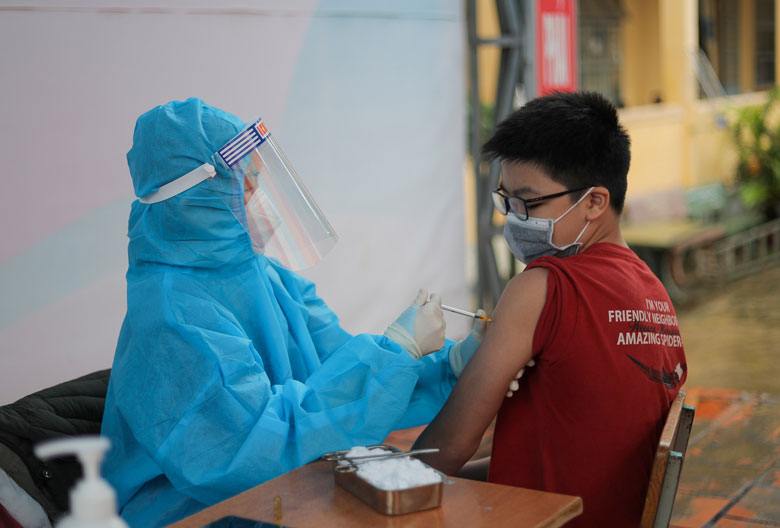 Ngành y tế tổ chức tiêm vắc xin cho học sinh trên địa bàn tỉnh