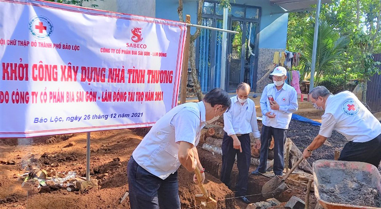 Bảo Lộc: Khởi công xây nhà tình thương tặng hộ nghèo đồng bào dân tộc thiểu số