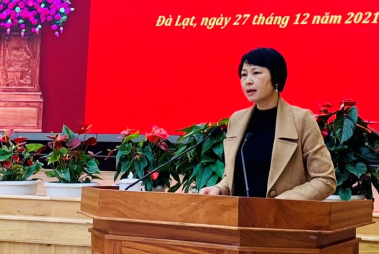 Đồng chí Phạm Thị Phúc - Trưởng Ban Dân vận Tỉnh ủy Lâm Đồng phát biểu khai mạc lớp tập huấn