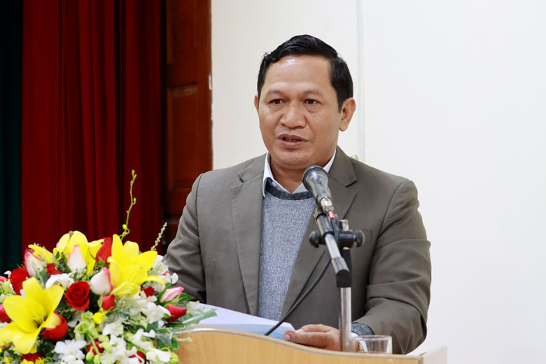 Đồng chí K’ Mák - Ủy viên Ban Thường vụ Tỉnh ủy, Phó Chủ tịch HĐND tỉnh Lâm Đồng phát biểu tại hội nghị