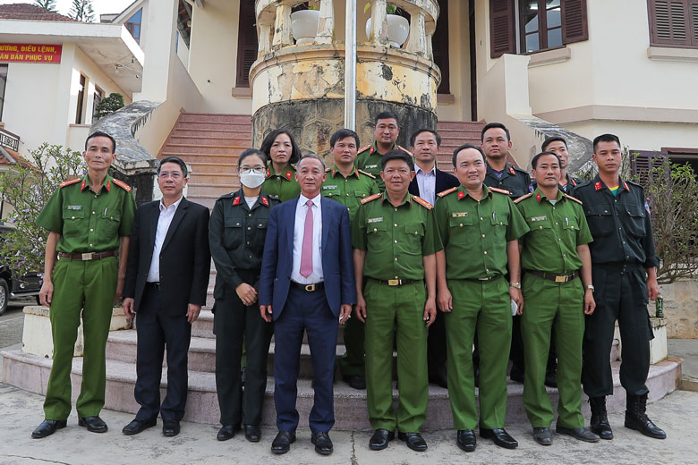 Chủ tịch UBND tỉnh Lâm Đồng Trần Văn Hiệp thăm hỏi, chúc tết cán bộ, chiến sỹ Phòng CSCĐ Công an tỉnh