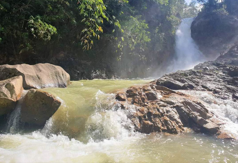 Bảo Lộc: Đi tắm suối, 2 học sinh đuối nước