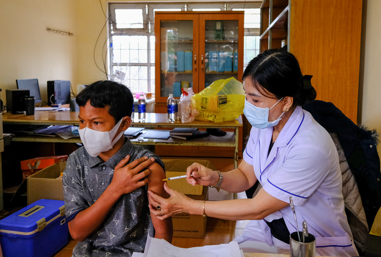 Nhanh chóng hoàn thành công tác tiêm chủng vắc xin phòng Covid-19