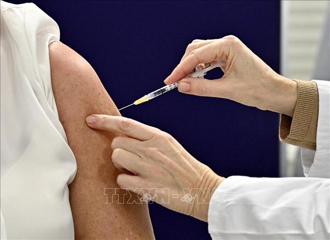 Giới chuyên gia nhấn mạnh tầm quan trọng của việc phát triển vaccine phổ quát chống mọi loại biến thể