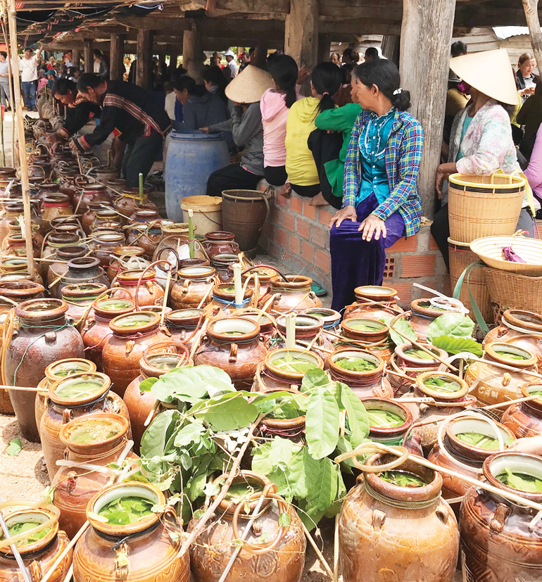 Nhặt chuyện ghè rượu của người Tây Nguyên