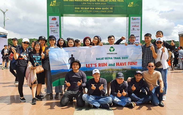 Các VĐV tham dự giải Siêu Marathon Quốc tế Dalat Ultra Trail lần IV năm 2020 tại thành phố Đà Lạt. Năm 2021 do ảnh hưởng đại dịch COVID-19 nên không tổ chức được, dự kiến Lâm Đồng sẽ tổ chức lại giải đấu này trong tháng 3/2022