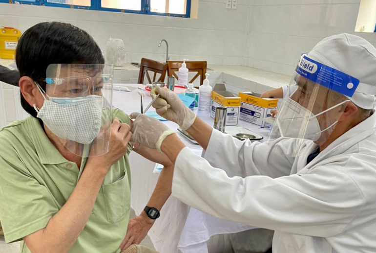 Chiến dịch tiêm chủng vắc xin phòng Covid -19 mùa xuân tại TP Đà Lạt