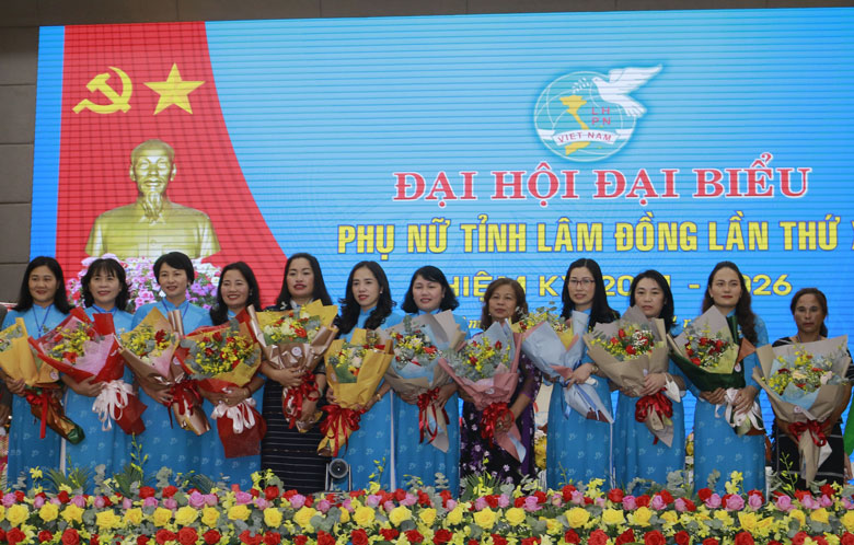 Đoàn đại biểu Hội LHPN tỉnh Lâm Đồng dự Đại hội đại biểu Phụ nữ toàn quốc lần thứ XIII. 