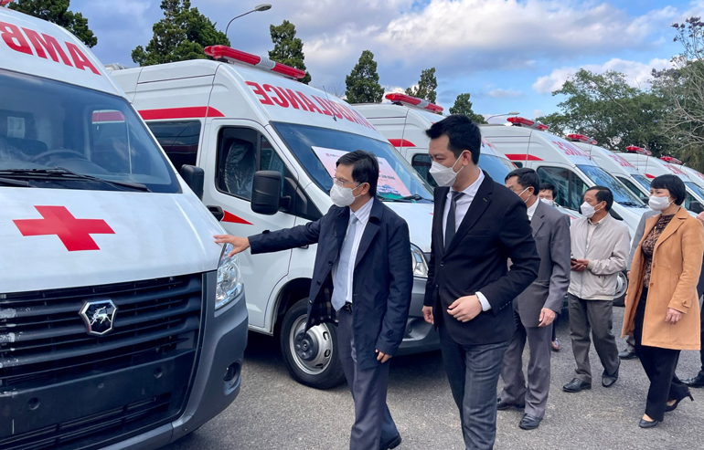12 xe cứu thương sẽ được phân bổ cho 12 Trung tâm Y tế huyện, thành phố trong tỉnh