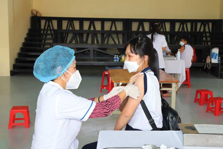 Bảo Lộc chú trọng triển khai tiêm vắc xin phòng Covid-19