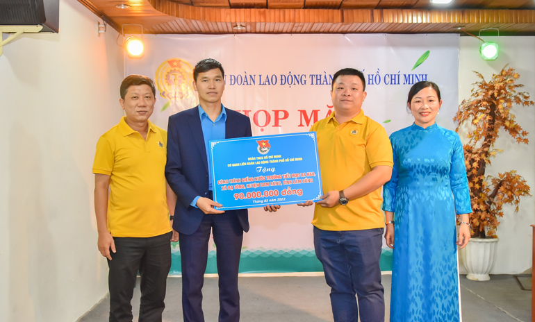 Liên đoàn Lao động TP Hồ Chí Minh trao tặng giếng nước cho trường học vùng sâu Lâm Đồng