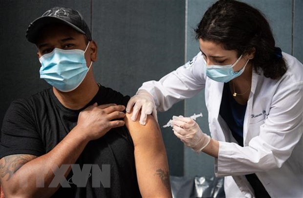 Mỹ: Không có liên hệ giữa vaccine COVID-19 và ca tử vong sau tiêm