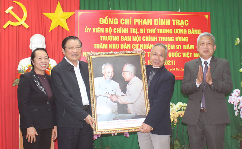 Phát huy tinh thần đoàn kết - sáng tạo