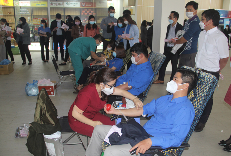 Cán bộ, đoàn viên Khối Các cơ quan tỉnh hiến hơn 120 đơn vị máu