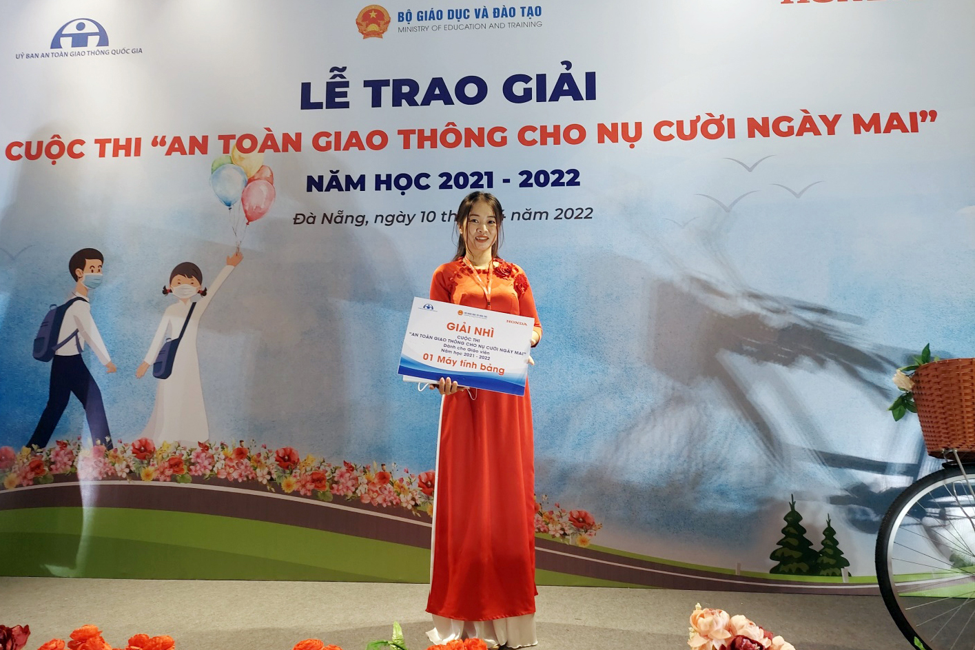 Cô giáo Phạm Thị Bích đoạt giải nhì Cuộc thi An toàn giao thông cho nụ cười ngày mai