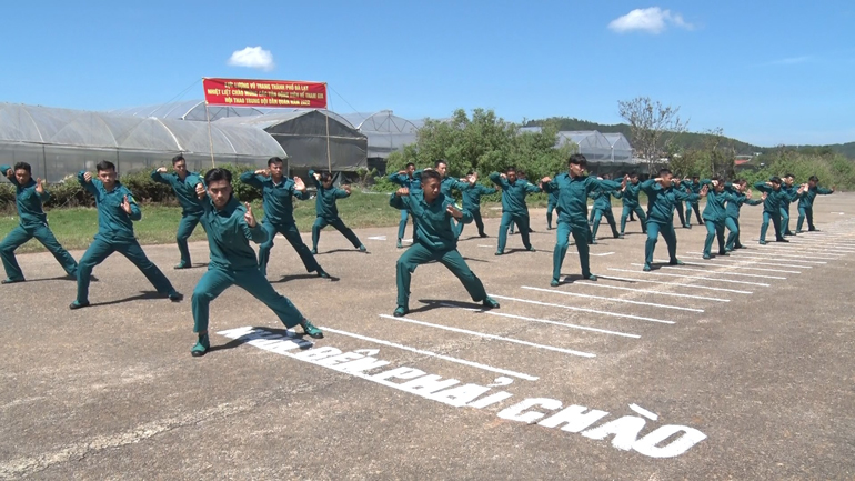 Đà Lạt: Hội thao trung đội dân quân cơ động