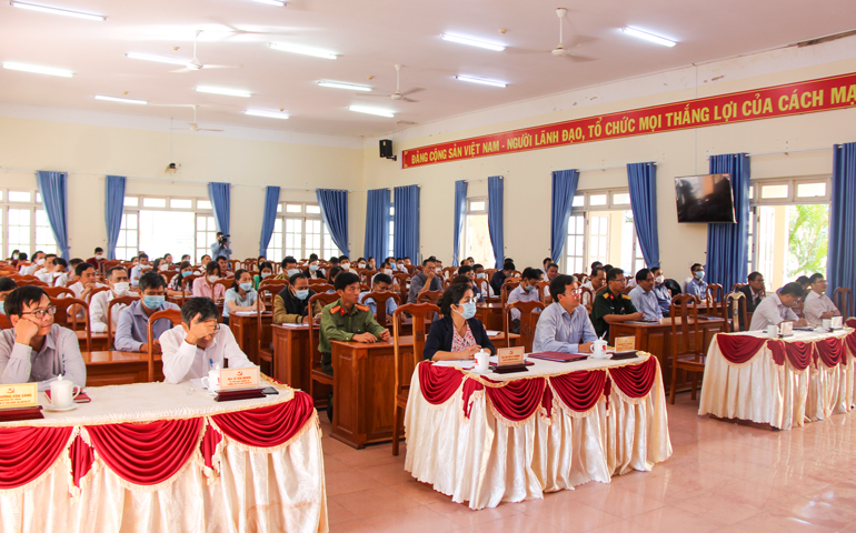 150 đại biểu là các đồng chí lãnh đạo chủ chốt của huyện Đam Rông tham gia hội nghị