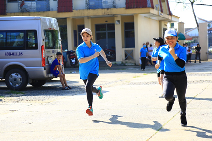 Những bóng hồng trên đường đua 100 m