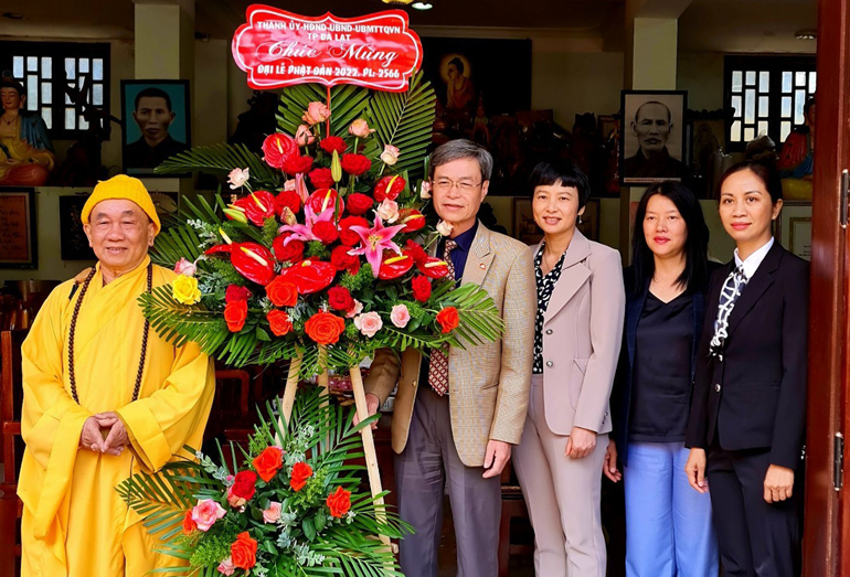 Lãnh đạo thành phố Đà Lạt thăm chúc mừng các cơ sở Phật giáo nhân dịp Đại lễ phật đản 2022 - Phật lịch 2566