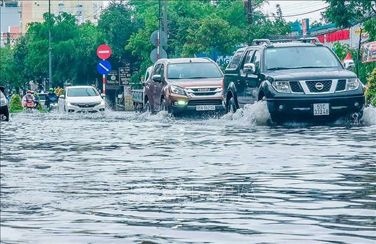 Thời tiết ngày 17/5: Nam Trung Bộ, Tây Nguyên và Nam Bộ mưa to và dông