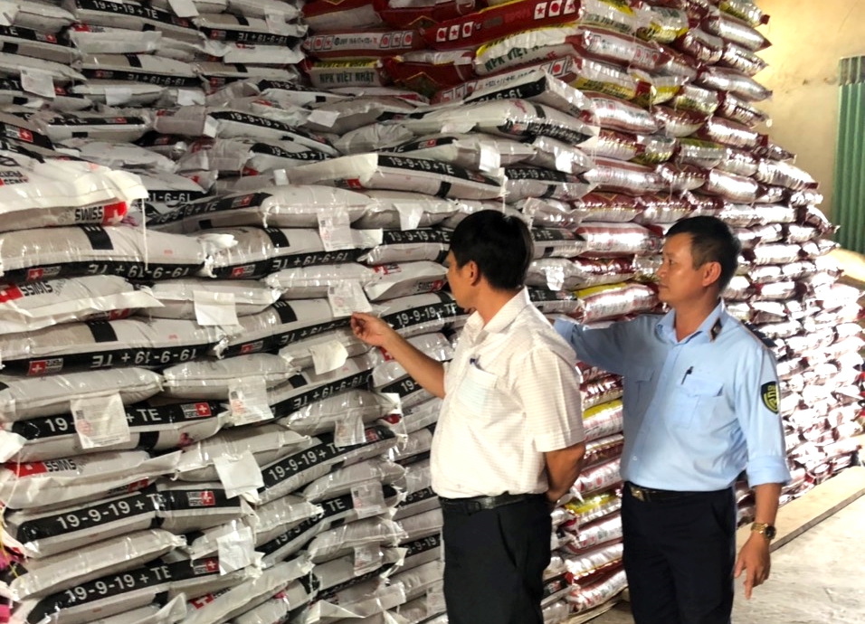 Bảo Lộc: Phạt hơn 90 triệu đồng người vi phạm về kinh doanh phân bón