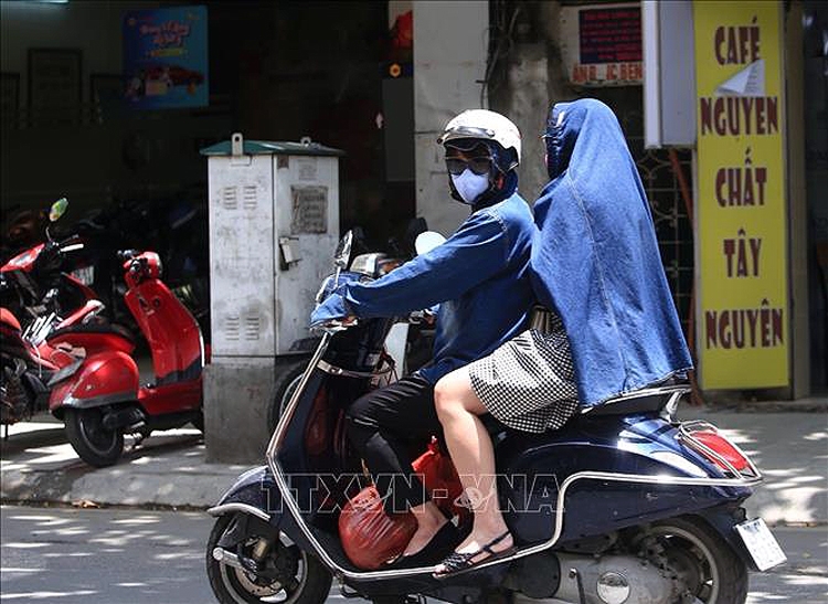 Thời tiết ngày 28/6: Nắng nóng cao điểm ở Bắc Bộ, Trung Bộ