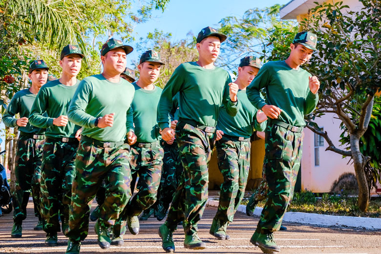 Huấn luyện chiến sĩ mới tại Trung đoàn Bộ binh 994 (Bộ CHQS tỉnh)